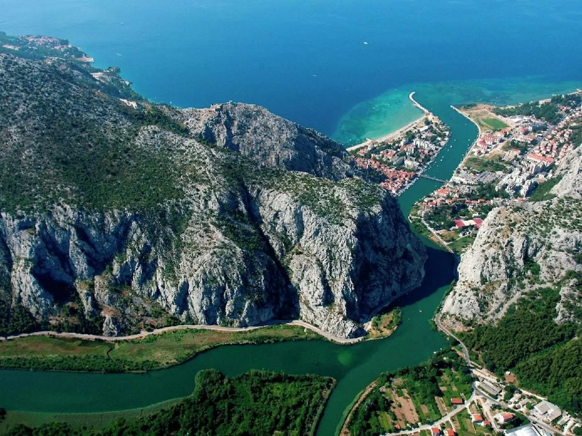 Modern Apartment In Trogir With Sea Nearby Croatia